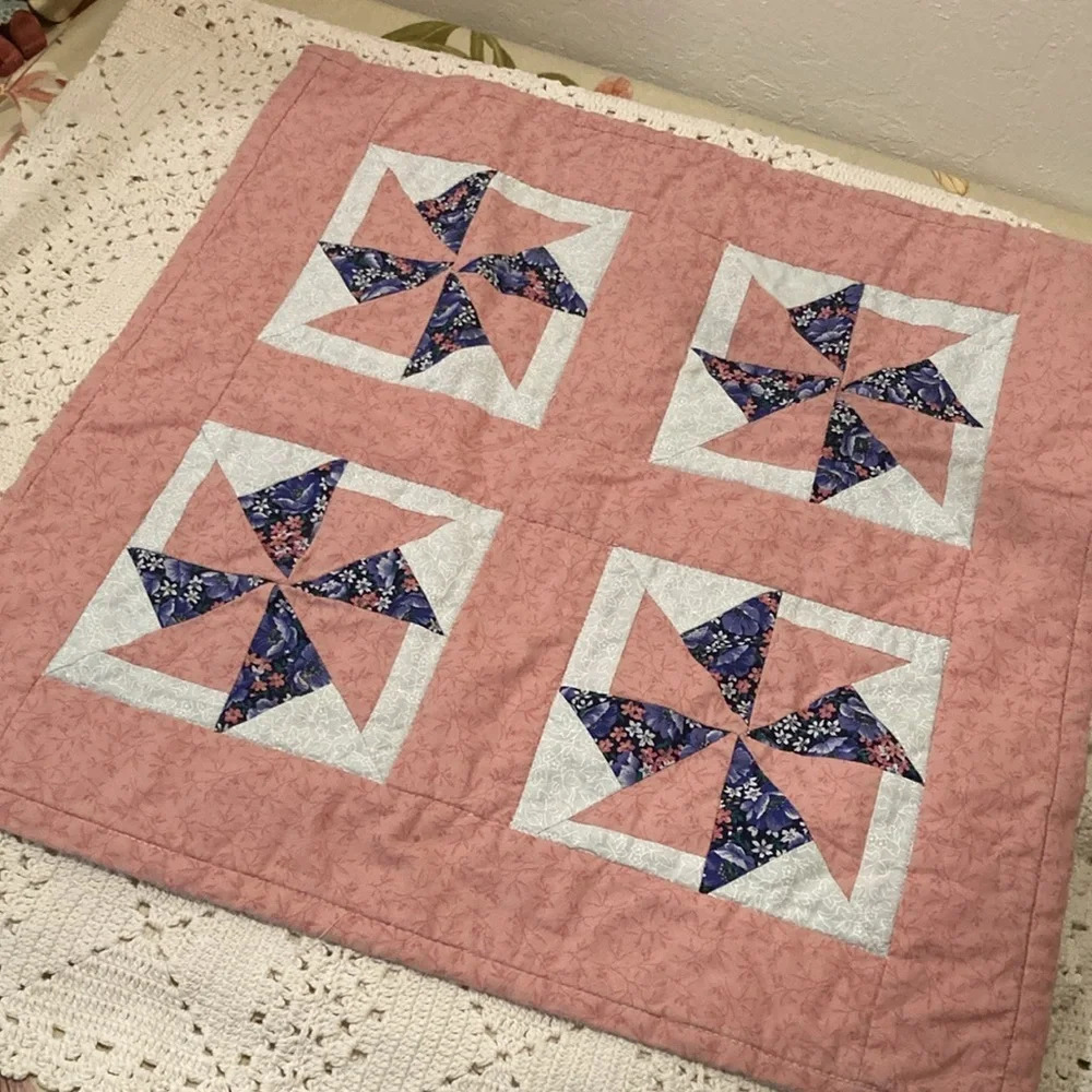 1980’s pieced windmill quilt wall hanging or table decor 17 x 17” - Picture 3 of 4